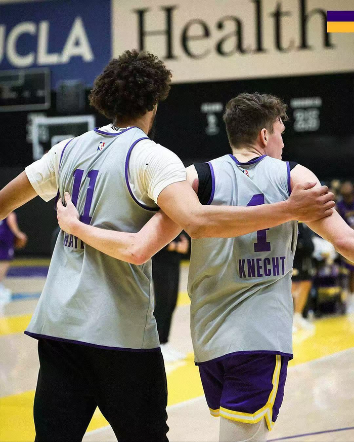 易游棋牌入口 -包含赛前体能课后，洛杉矶湖人单刀错失备战社区盾，气氛紧张，球队文化再被提及的词条